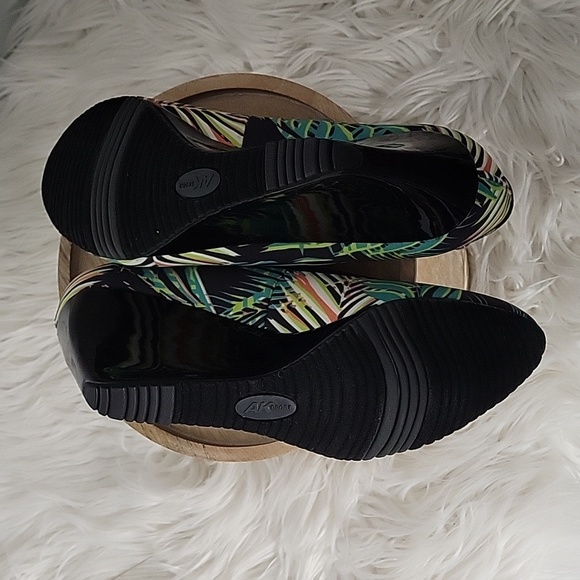 AK Anne Klein Sport AKTRU tropical closed toe wedge womens size 9M - Picture 9 of 13